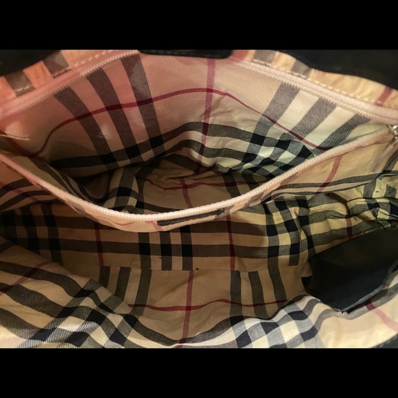 Burberry handbag leather check on the inside - Picture 2 of 5